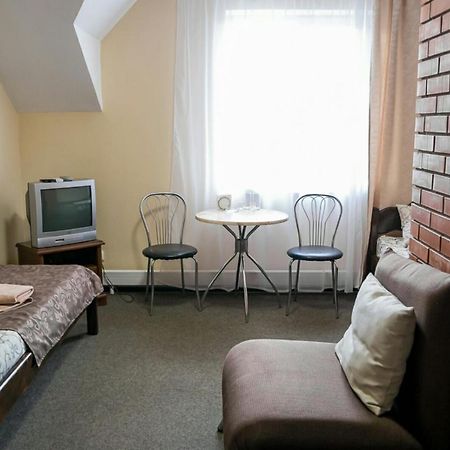 Hotel-Restaurant Complex S Legkim Paromブロヴァルィー エクステリア 写真